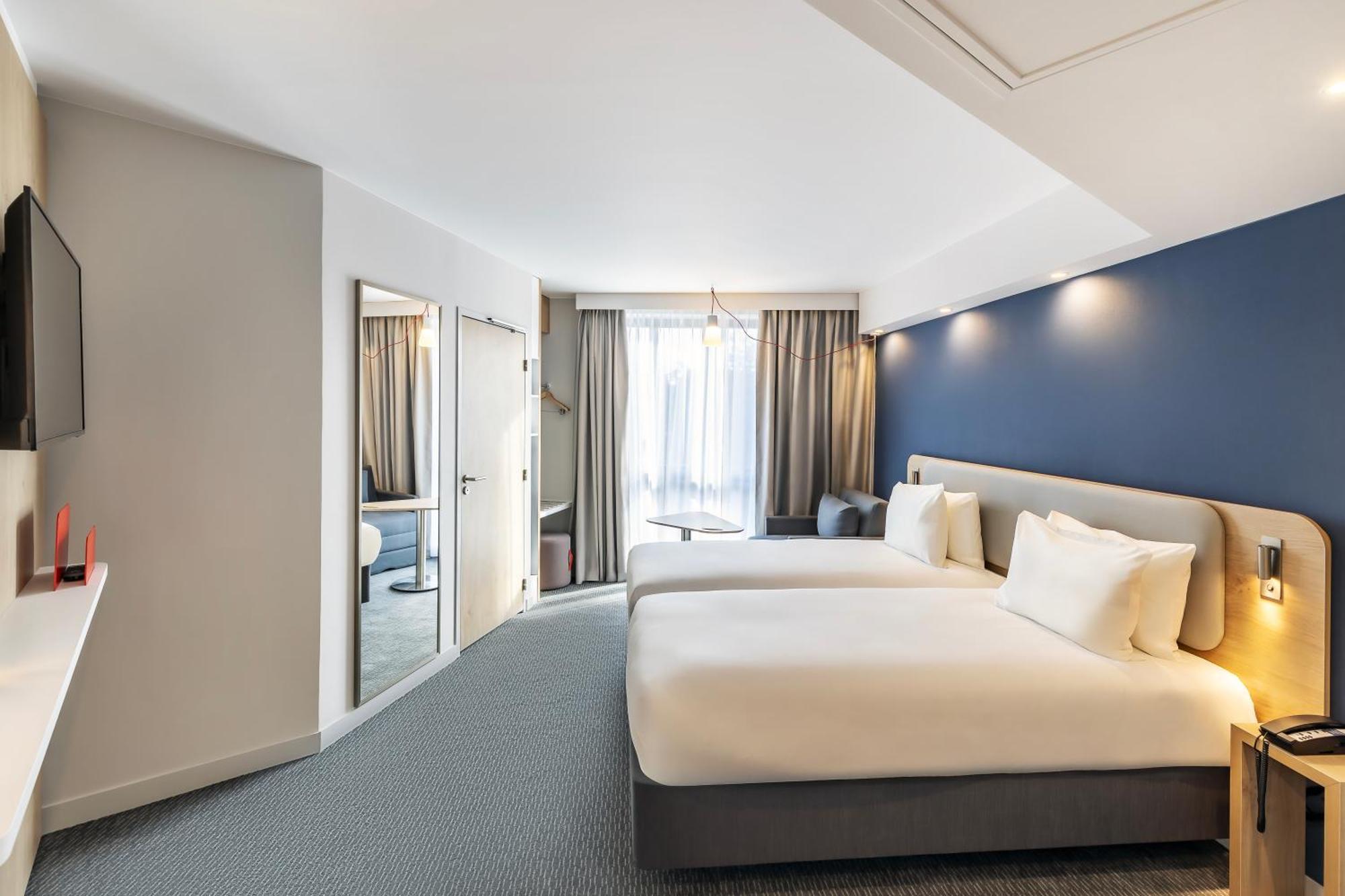 Holiday Inn Express Paris - Poissy By Ihg Exterior foto